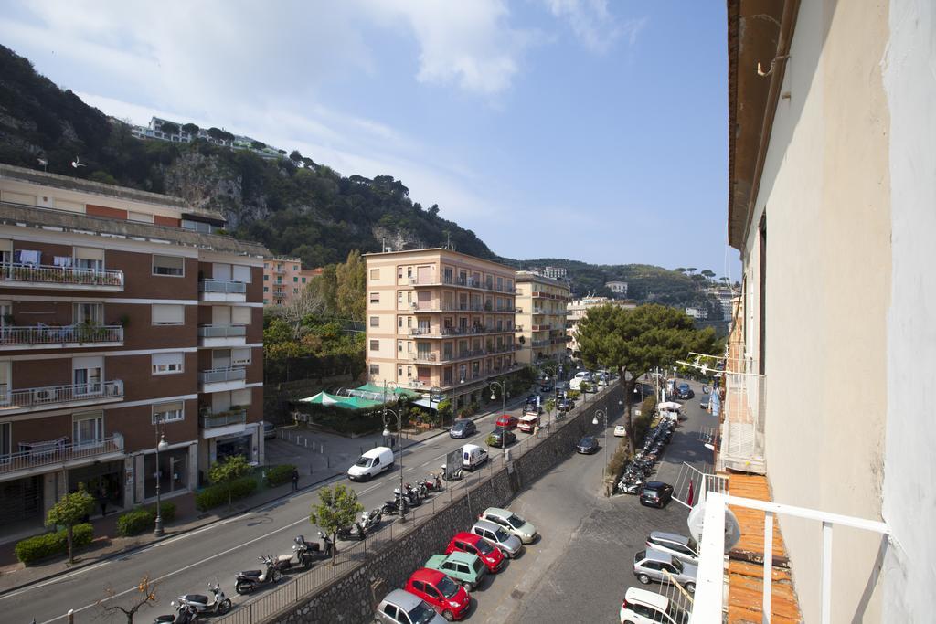 Ulisse Apartment Сорренто Екстер'єр фото